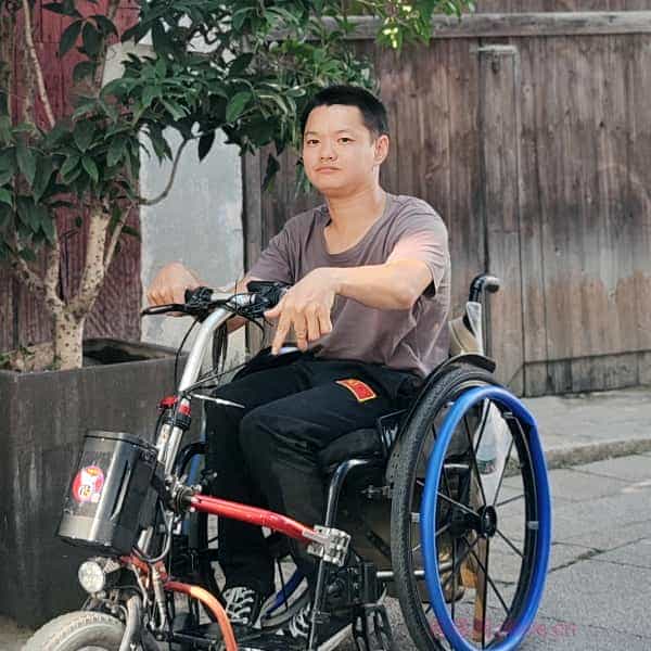 33岁岁湖北单身帅哥 - 岳阳吉缘网